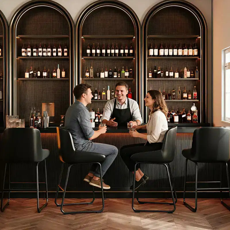 Tabourets de bar modernes en similicuir (lot de 4), chaises rembourrées sans accoudoirs avec dossier et repose-pieds, structure en métal, pour cuisine ou comptoir